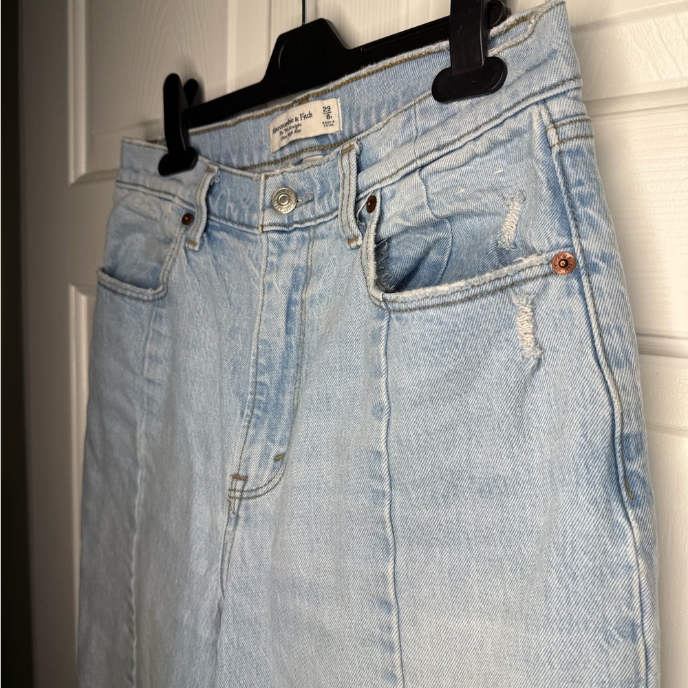 Abercrombie Curve Love 90s Straight Ultra High Rise Jeans w/ Slit - Size 29/8R - Picture 6 of 11